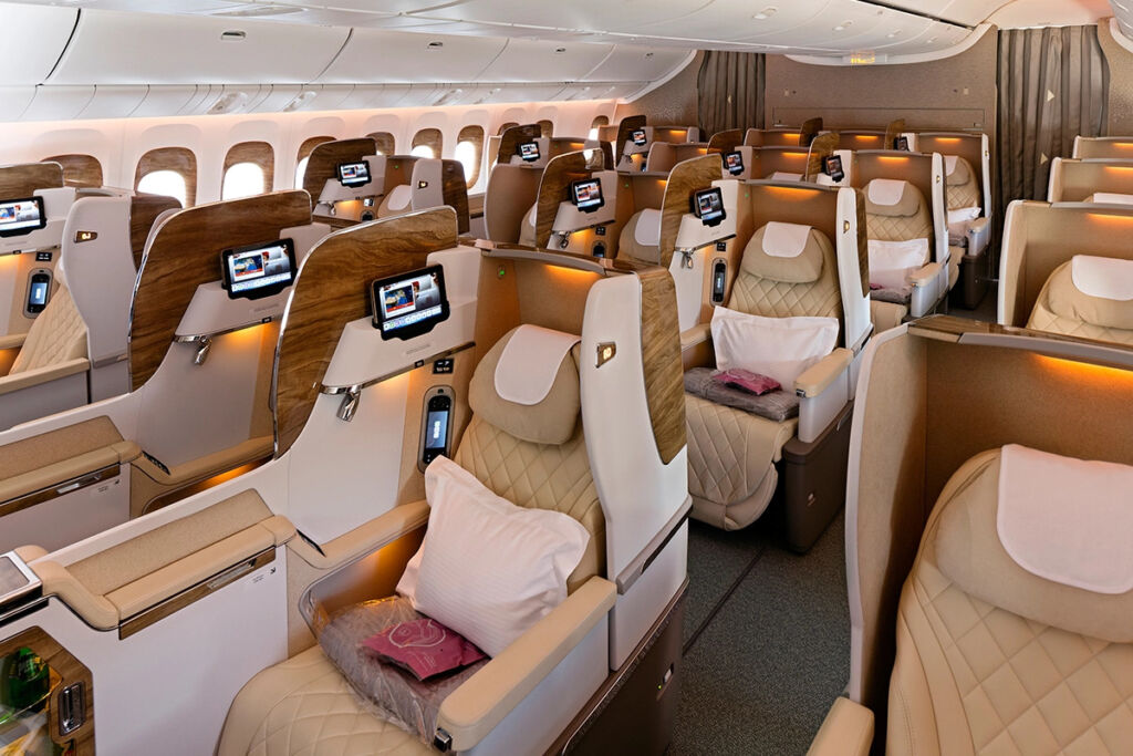 EMIRATES Business Class Boeing 777