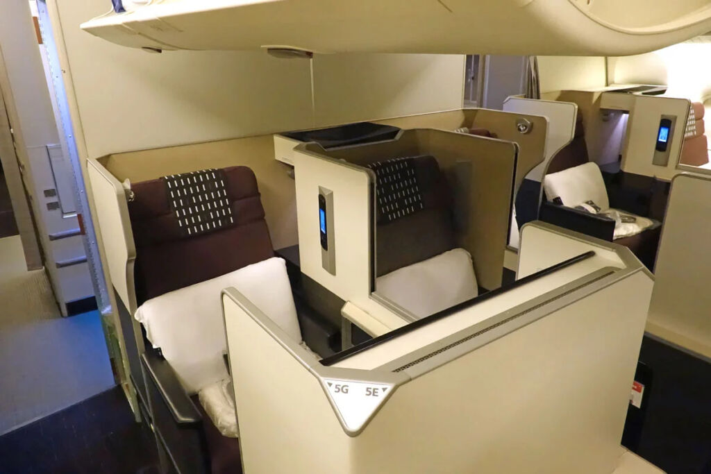 Japan Airlines BUSINESS CLASS Boeing 777-300ER