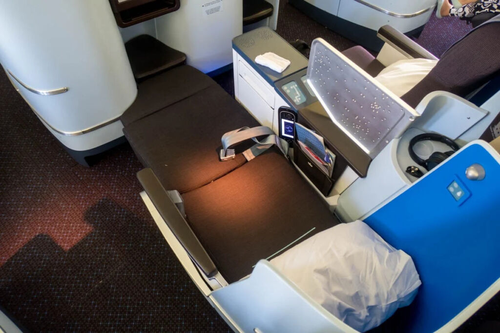 KLM Business Class 777 300 Review